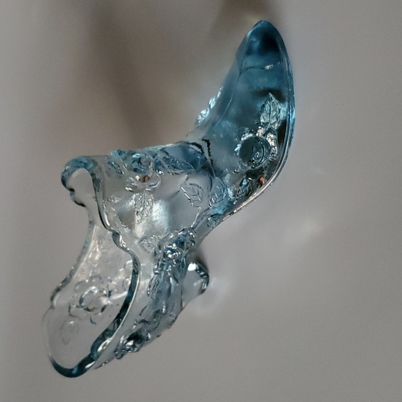 Light Blue Fenton 💙 Cabbage Rose🌹Art Glass Slipper - Picture 7 of 16